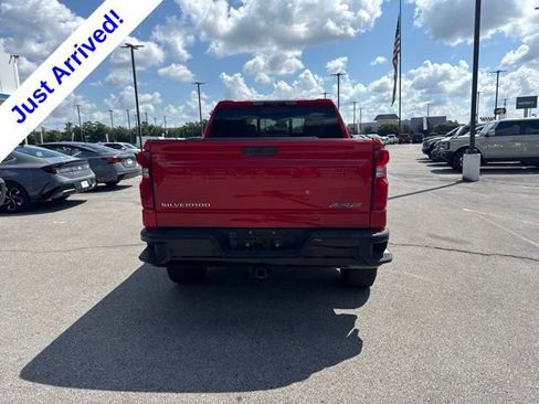 Used 2023 Chevrolet Silverado 1500 ZR2 w/ Technology Package AWD/4WD image 4