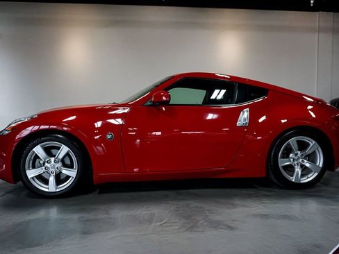 Used 2010 Nissan 370Z Touring image 24