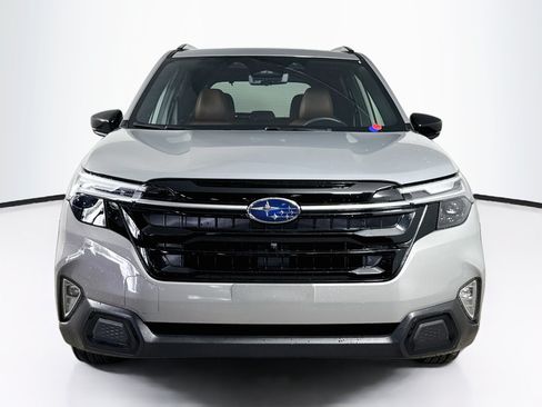 Used 2025 Subaru Forester Touring w/ Popular Package - Touring AWD/4WD image 3