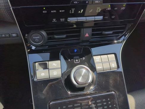 Used 2025 Toyota bZ4X FWD image 7