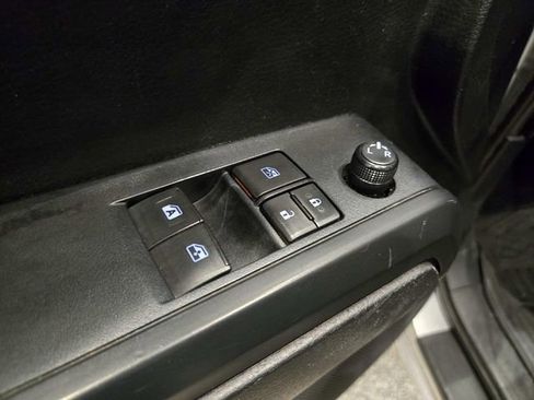 Used 2019 Toyota Tacoma SR image 28