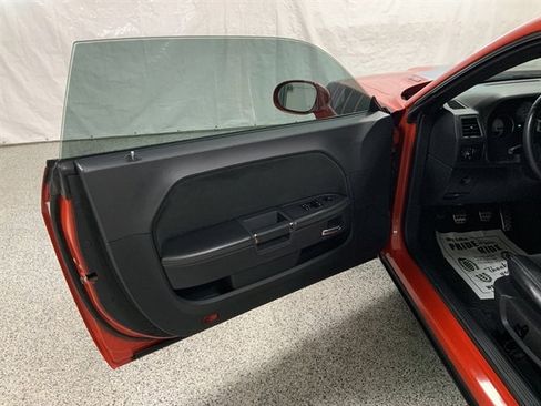 Used 2009 Dodge Challenger SRT8 w/ SRT Option Group II RWD image 16