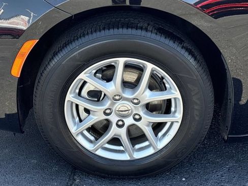 Used 2025 Chrysler Pacifica Select FWD image 24