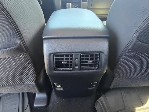 Used 2014 Toyota 4Runner SR5 AWD/4WD image 10
