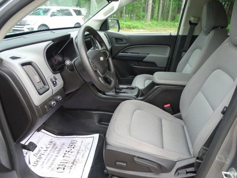 Used 2019 Chevrolet Colorado 4x4 Crew Cab w/ WT Convenience Package image 11