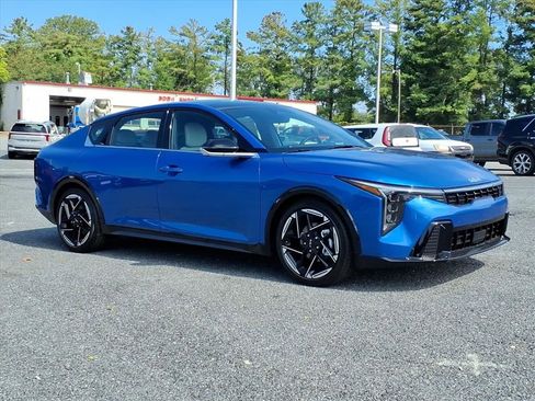 New 2025 Kia K4 GT-Line w/ GT-Line Premium Package image 2