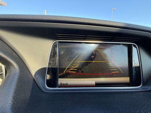 Used 2015 Mercedes-Benz E 400 4MATIC Coupe image 32