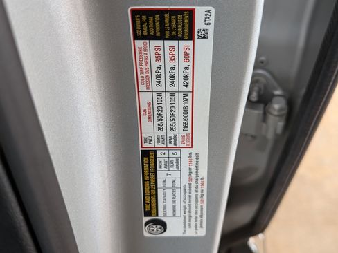 Used 2025 Nissan Pathfinder Platinum image 41