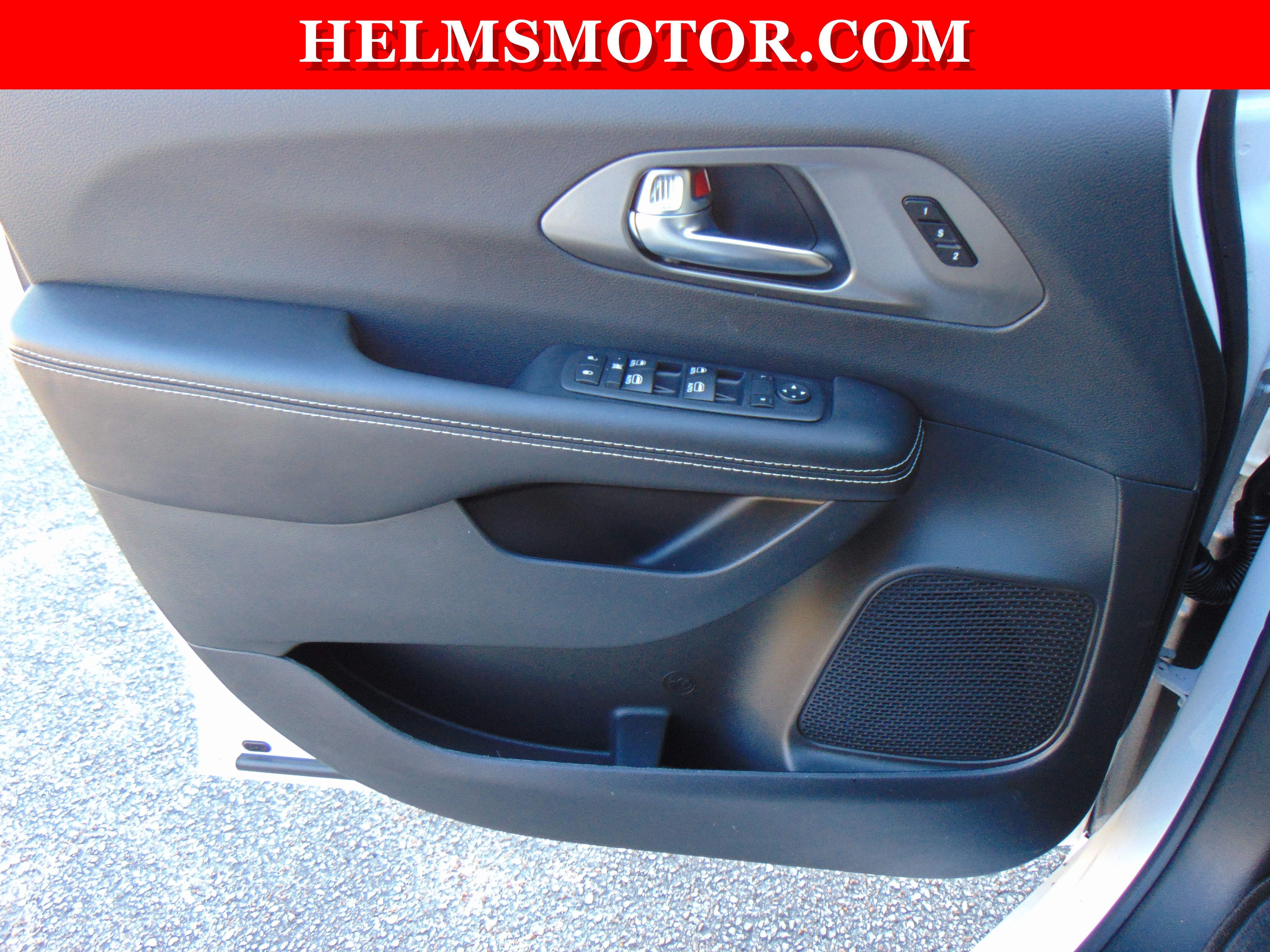 New 2026 Chrysler Pacifica Select FWD image 24