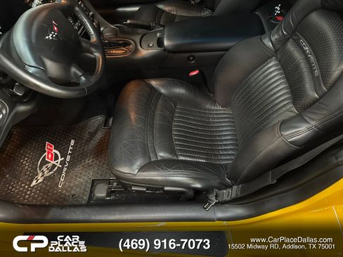 Used 2000 Chevrolet Corvette Coupe w/ Roof Pkg RWD image 15