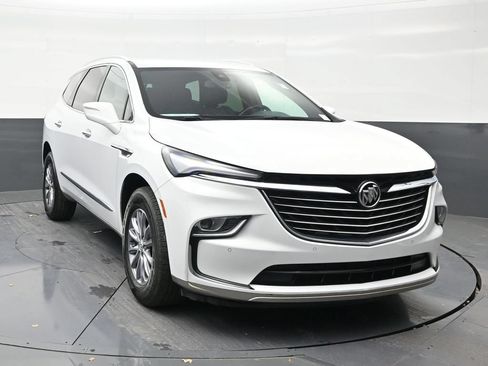Used 2023 Buick Enclave Essence FWD image 7