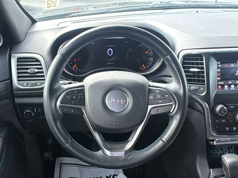 Used 2019 Jeep Grand Cherokee Laredo image 19