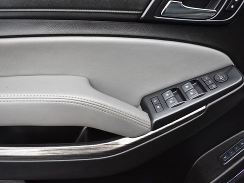 Used 2020 Chevrolet Tahoe LT w/ Luxury Package image 11