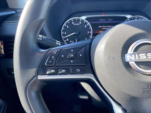 Used 2025 Nissan Sentra SV FWD image 15
