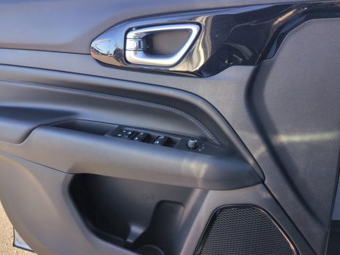 New 2026 Jeep Compass Latitude image 13