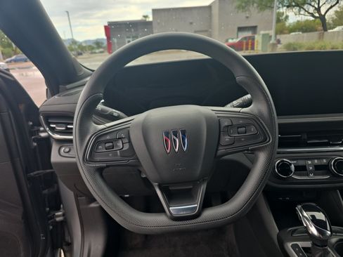Used 2025 Buick Envista Preferred FWD image 9
