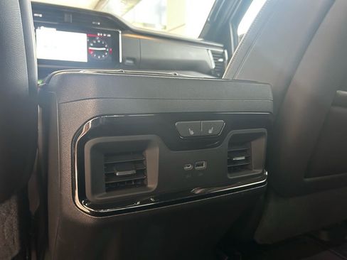 Used 2023 GMC Sierra 1500 AT4X image 18