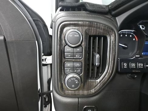 Used 2021 GMC Sierra 1500 Elevation w/ LPO, Elevation Black Package AWD/4WD image 34
