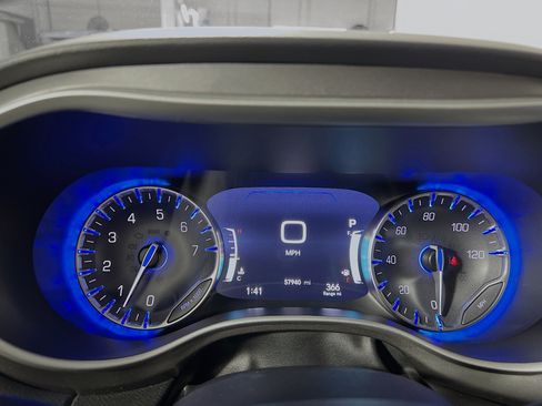 Used 2024 Chrysler Pacifica Touring-L FWD image 20