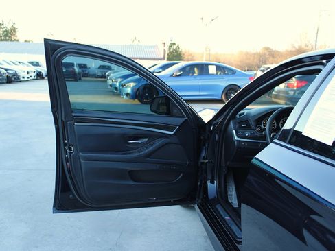 Used 2013 BMW 550i Sedan image 32