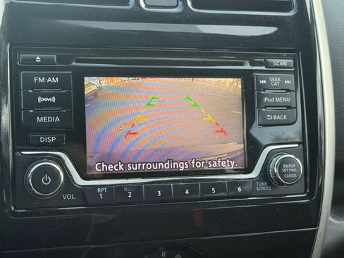 Used 2017 Nissan Versa Note SR image 19