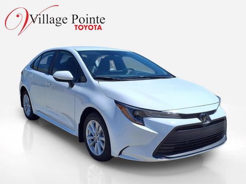 Used 2026 Toyota Corolla LE FWD image 7