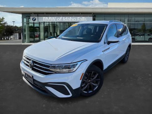 Used 2024 Volkswagen Tiguan SE image 4