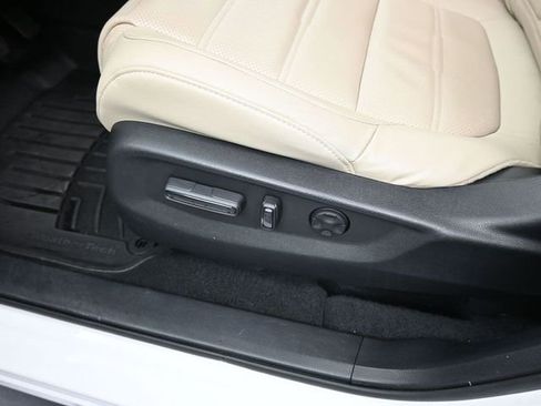 Used 2022 Honda CR-V Touring image 17
