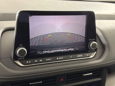 Used 2024 Nissan Rogue SV image 16