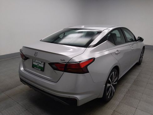 Used 2020 Nissan Altima 2.5 SR w/ Premium Package FWD image 9