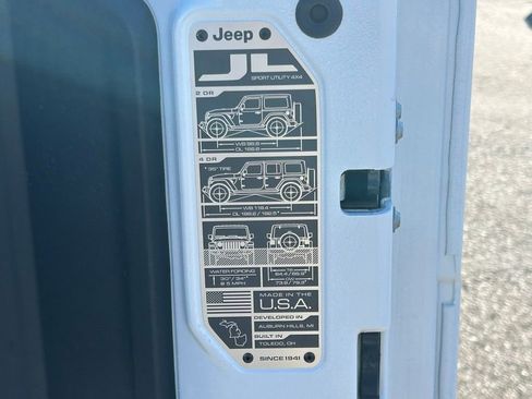 Used 2024 Jeep Wrangler Sahara image 55