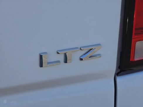 Used 2026 Chevrolet Silverado 2500 LTZ w/ LTZ Plus Package AWD/4WD image 21