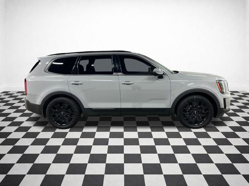 Used 2022 Kia Telluride SX w/ SX Prestige Package AWD/4WD image 11