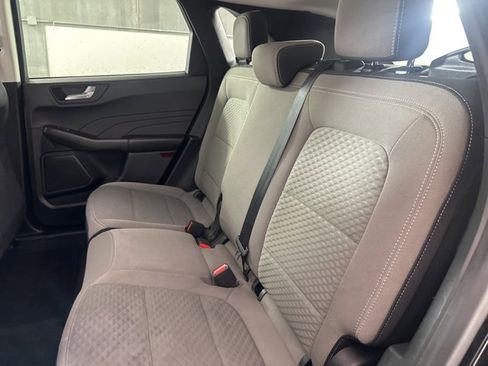 Used 2021 Ford Escape SE image 21