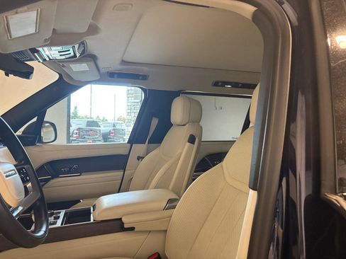 Used 2023 Land Rover Range Rover Long Wheelbase SE AWD/4WD image 11