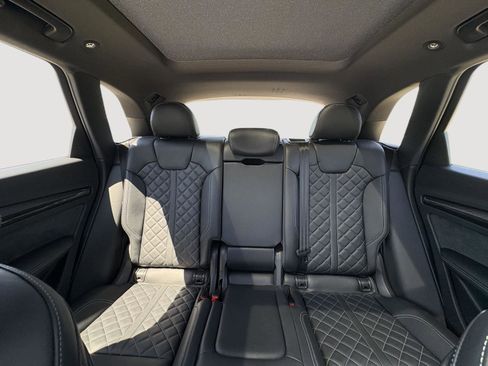 Used 2018 Audi SQ5 Prestige w/ Prestige Package AWD/4WD image 19
