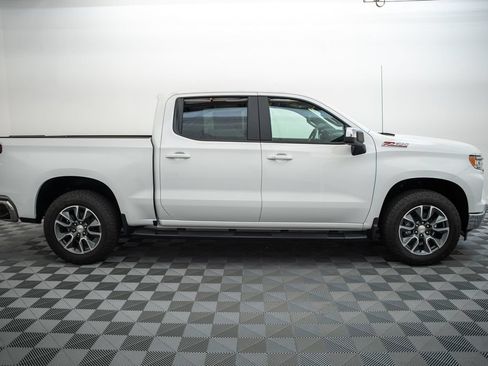 New 2026 Chevrolet Silverado 1500 LT w/ Z71 Off-Road Package AWD/4WD image 4