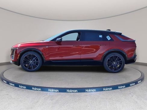 New 2025 Cadillac Lyriq Sport image 7