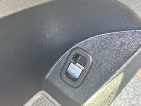 Used 2024 Mercedes-Benz GLC 300 image 30