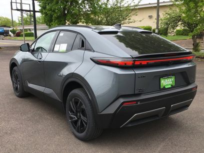 New 2026 Toyota C-HR w/ Cold Weather Package