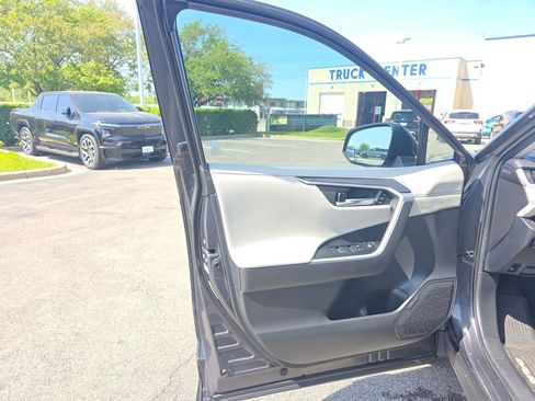 Used 2020 Toyota RAV4 Limited w/ Limited Grade Weather Package AWD/4WD image 16