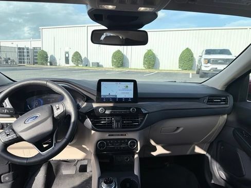 Used 2020 Ford Escape Titanium FWD image 13