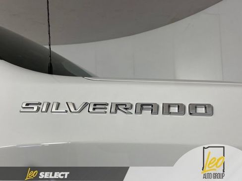 Used 2023 Chevrolet Silverado 1500 LT AWD/4WD image 9