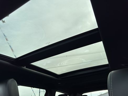 New 2026 Chrysler Pacifica Limited image 24