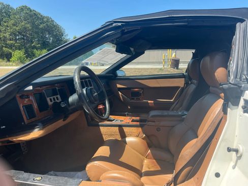 Used 1989 Chevrolet Corvette Convertible image 2
