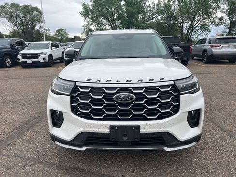 Used 2025 Ford Explorer Platinum w/ Ultimate Package AWD/4WD image 2