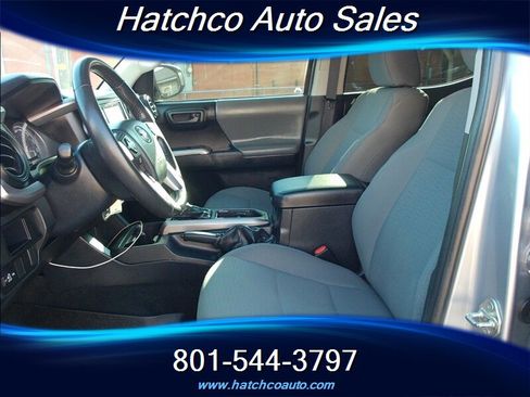 Used 2017 Toyota Tacoma SR5 w/ Tow Package image 16