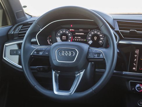 Used 2025 Audi Q3 2.0T Premium image 15