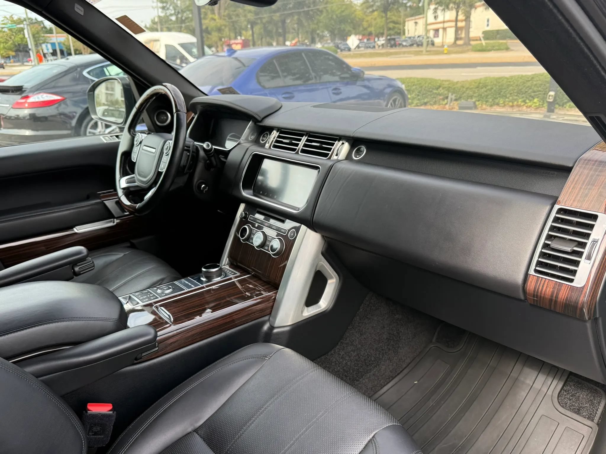 Used 2017 Land Rover Range Rover Long Wheelbase Supercharged AWD/4WD image 24