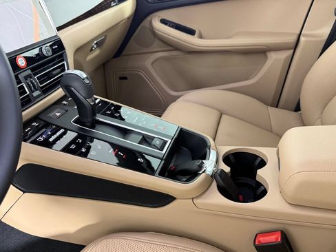New 2026 Porsche Macan S AWD/4WD image 23